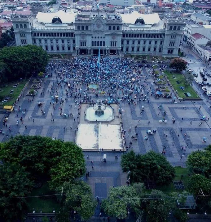 Guatemaltecos Protestan En Contra Del Golpe De Estado Denunciado Por