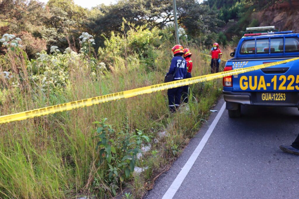 b7421834 85e4 4141 9d77 78f860c9191e Un aterrador hallazgo ocurrió en la ruta a Santa Lucía los Ocotes, dos cadáveres cuya causa de muerte fue estrangulamiento.
