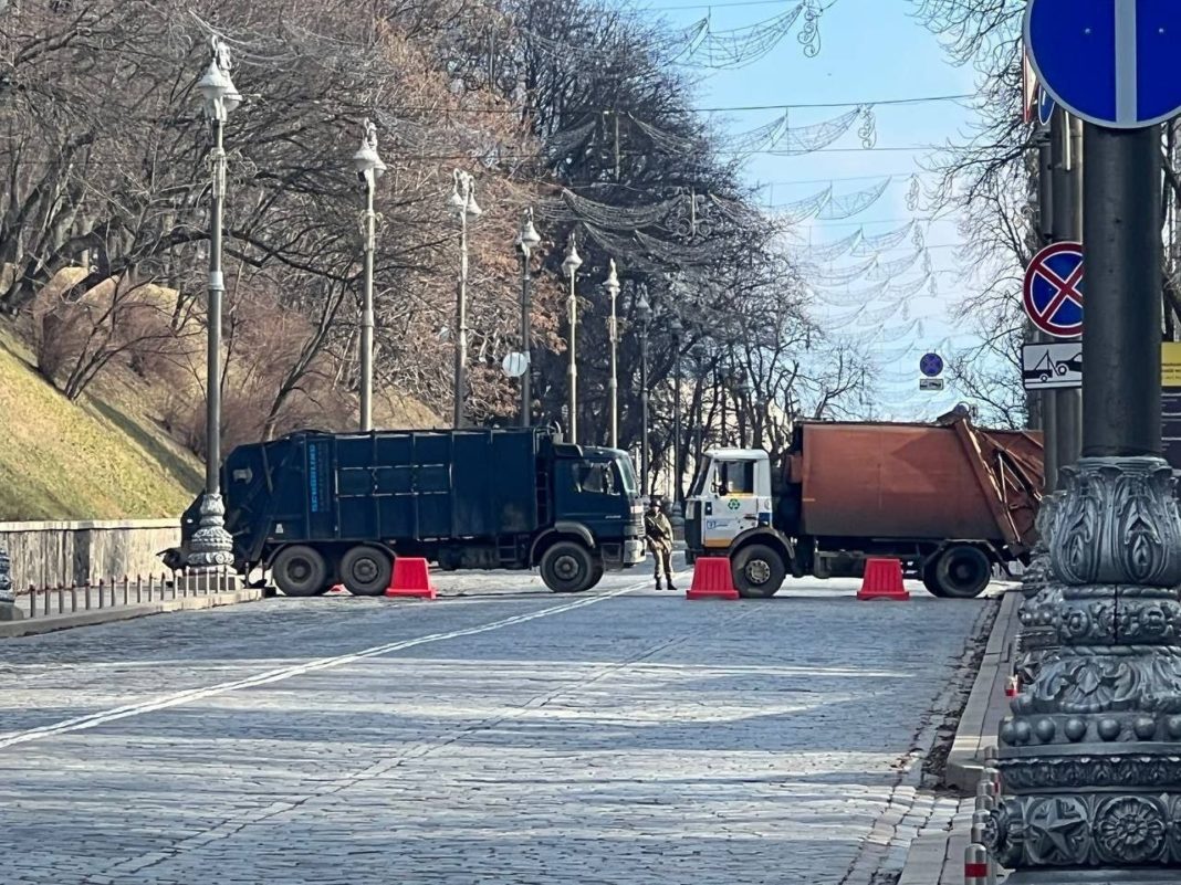 El Ministerio de Defensa de Rusia anuncia la toma de un aeródromo en las  afueras de Kiev - El Sol de Mixco