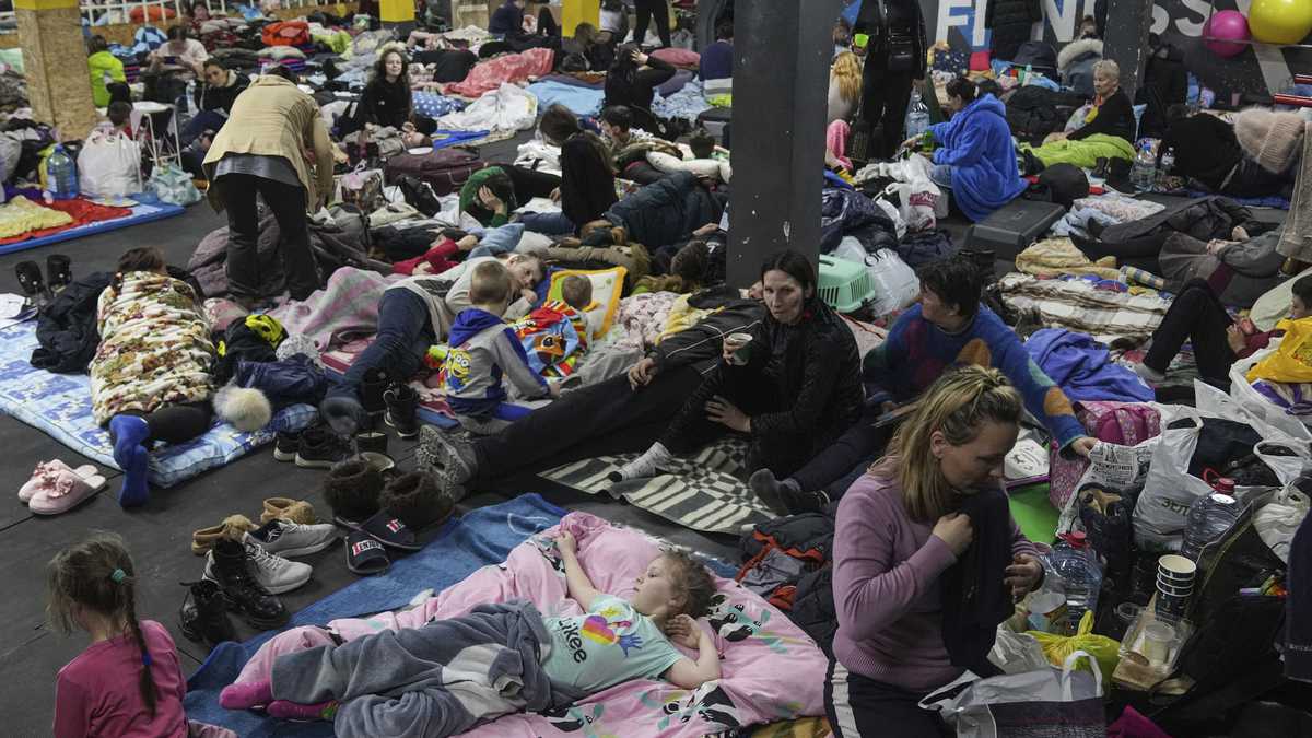 Civiles de Mariúpol huyen a un albergue de refugiados y denuncian las  acciones de Kiev - El Sol de Mixco